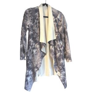 EUC Super Soft Floral Cardigan